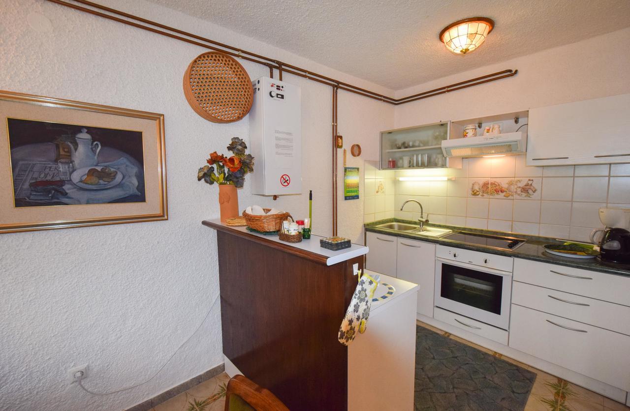 Apartment Petrlin Малинска Экстерьер фото